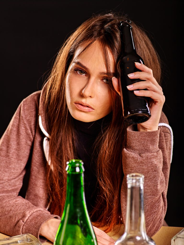 Poor Body Image Linked to Alcohol Consumption in Teenage Girls